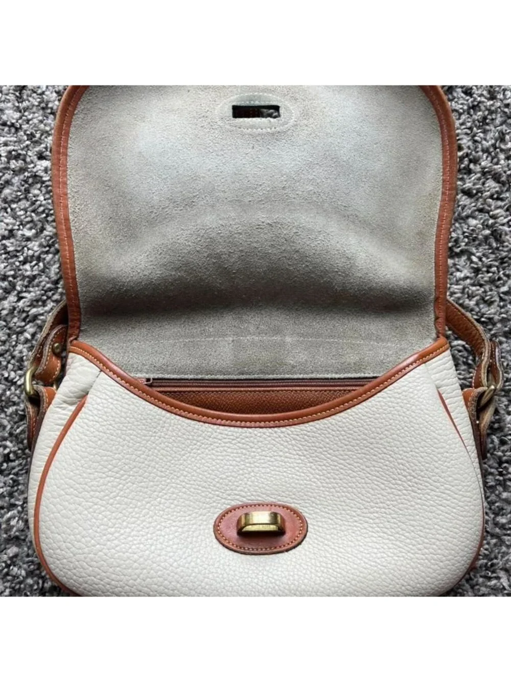 Vintage Ivory Tan Leather Dooney & Bourke Crossbody Bag Timeless Preppy Utility - Picture 2 of 8